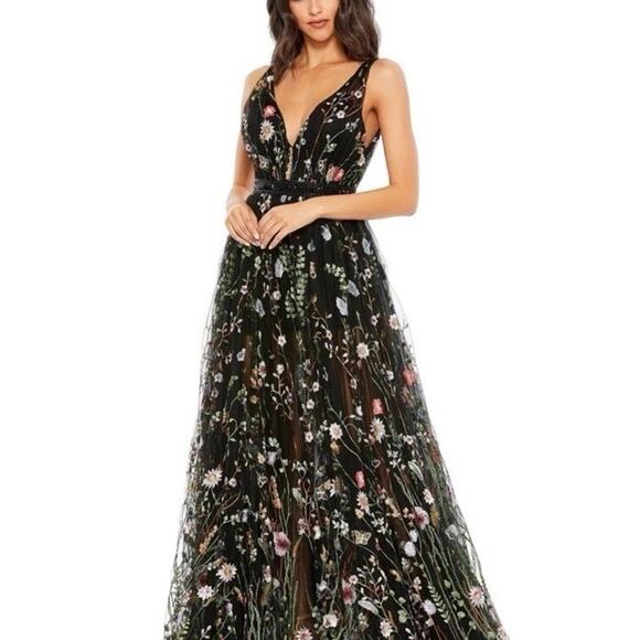 MAC DUGGAL FLORAL EMBROIDERED SLEEVELESS A LINE GOWN #70132 Sz 12 NWT $698 - Picture 1 of 16